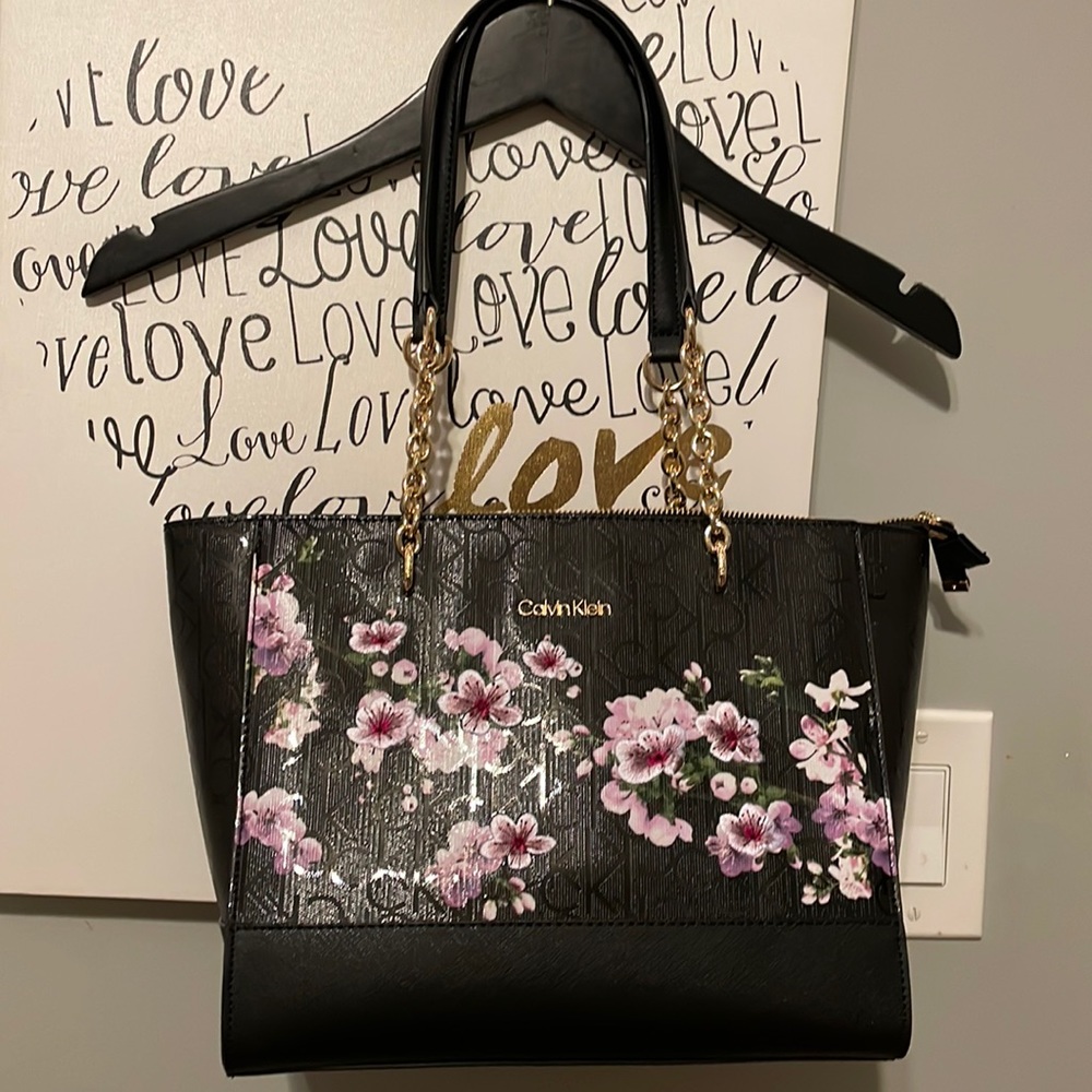 BRAND NEW CALVIN KLEIN PURSE